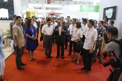 原国务委员，全国政协原副主席，两院院士，中华环保联合会主席 宋健参观2014中国国际生态环境技术与装备博览会