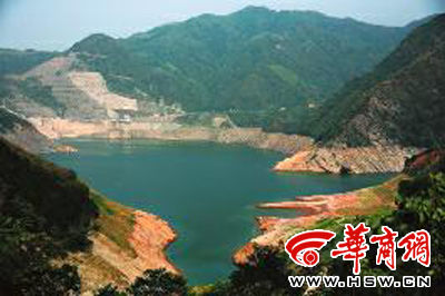 旱灾来袭水库露底(图)